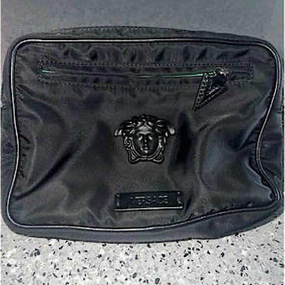 Versace
Medusa plaque belt bag - Picture 1 of 3
